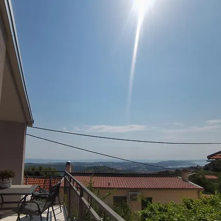 Belle Islands View Apartment Klis