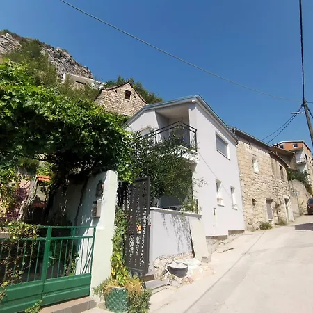 Belle Islands View Klis